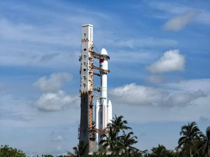 【我国文昌航天发射场准备就绪确保天舟九号发射成功】天舟九号货运飞船发射在即，记者