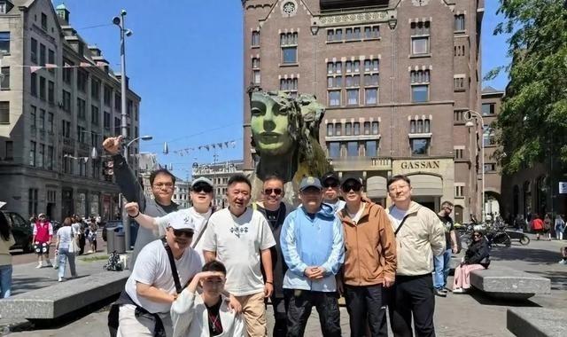 郭德纲看完都酸了！德云社欧洲巡演曝光，这待遇是我能看的？！德云社欧洲巡演刚结