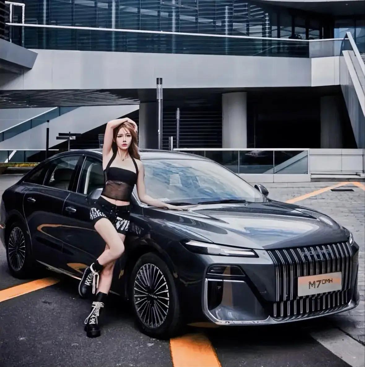 听我一句劝，现在的人买车：40％的人——买混动车30％的人——买燃油车30