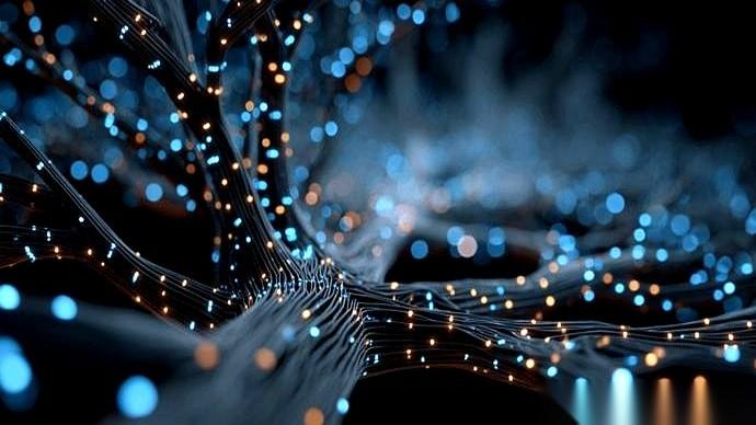 这事儿越想越不对劲。等于说，咱们之前花大价钱买的一堆顶级算力芯片，不管是谁家的