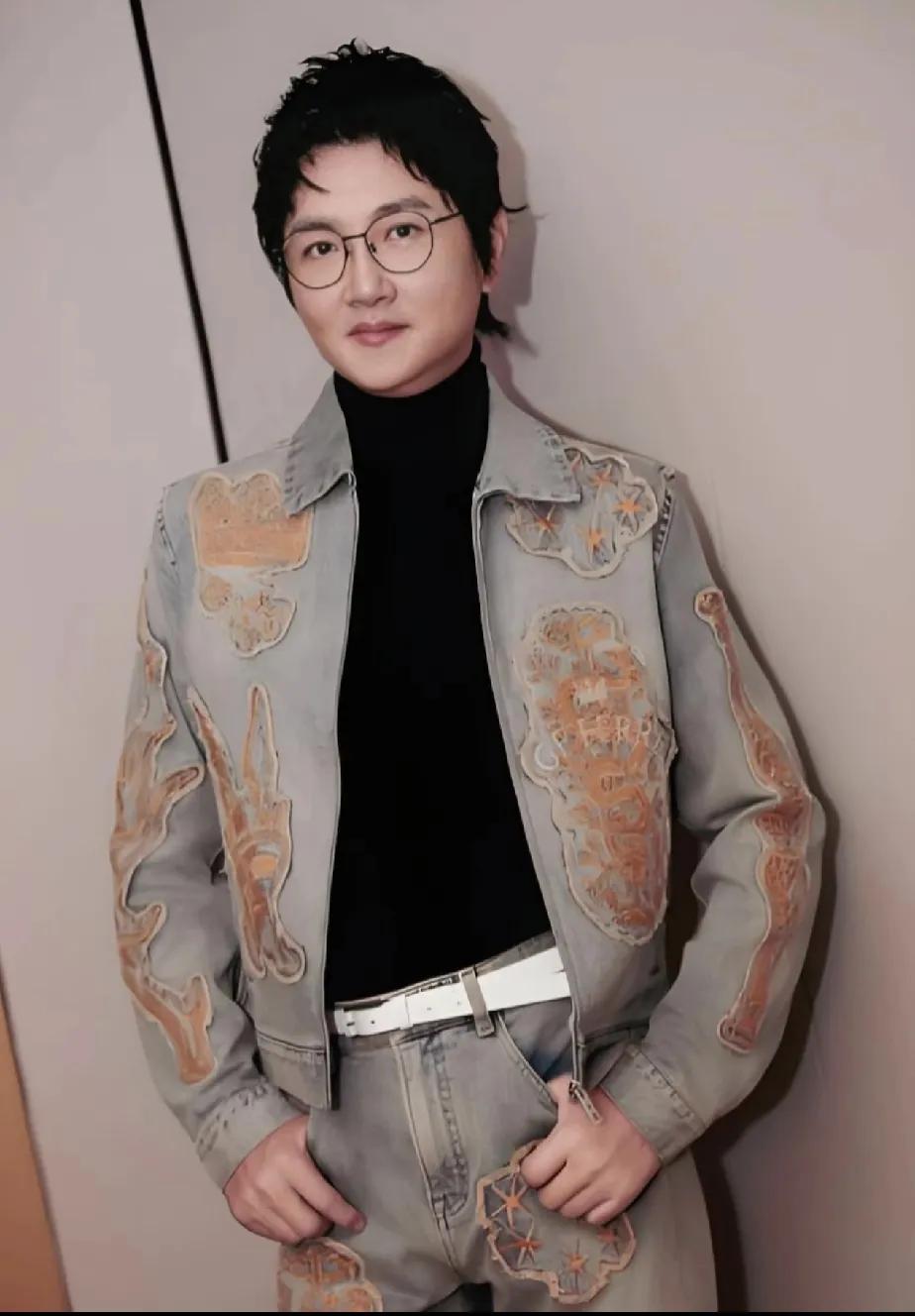 孙楠老师走起了偶像派路线，这是新的叔圈天菜啊，真的越来越有型了！