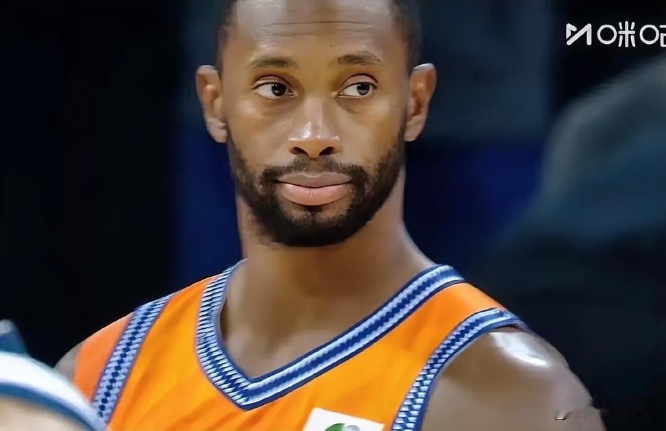 看到生龙活虎的原辽篮功勋外援弗格代表新东家上海队出战俱乐部杯赛，心里确实有点不是