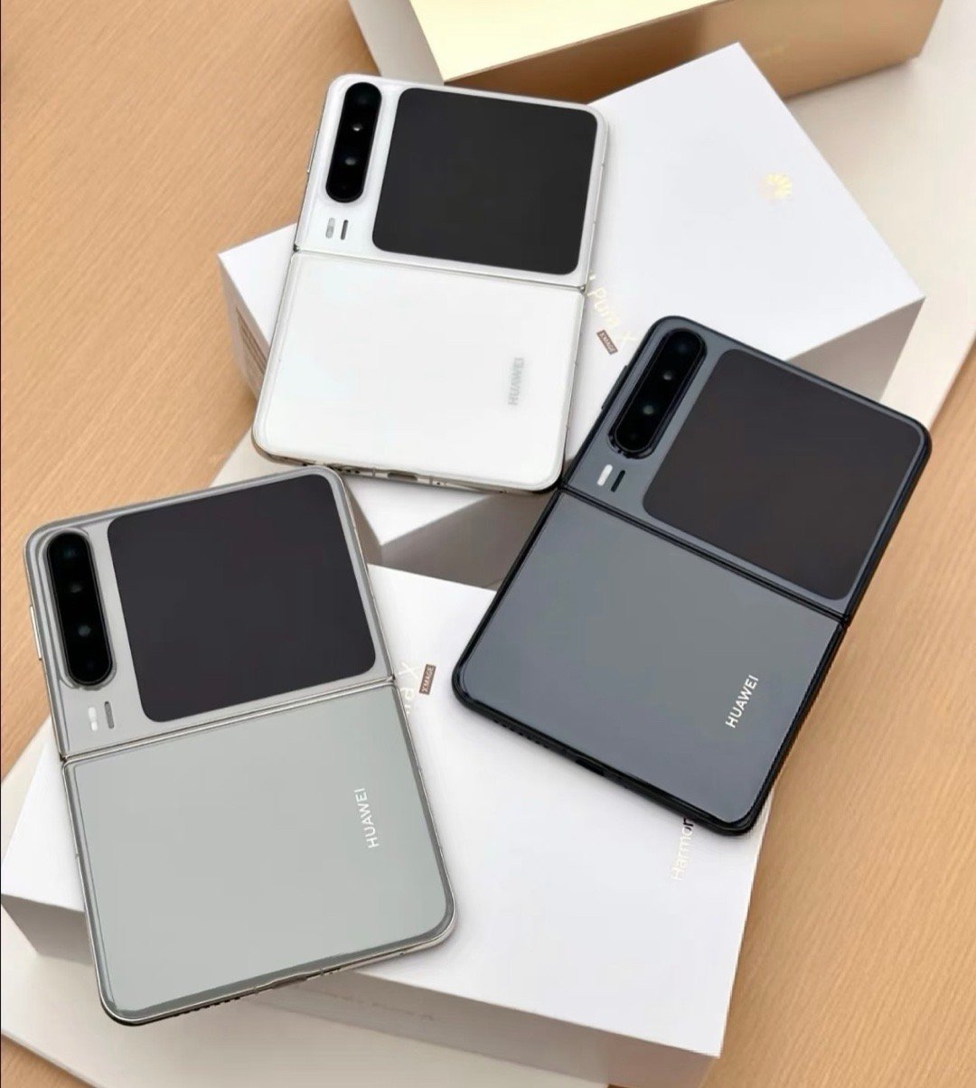 为何多家厂商布局阔折叠其实就我看来，阔折叠同时有着大屏和小屏的双重优势。当它叠