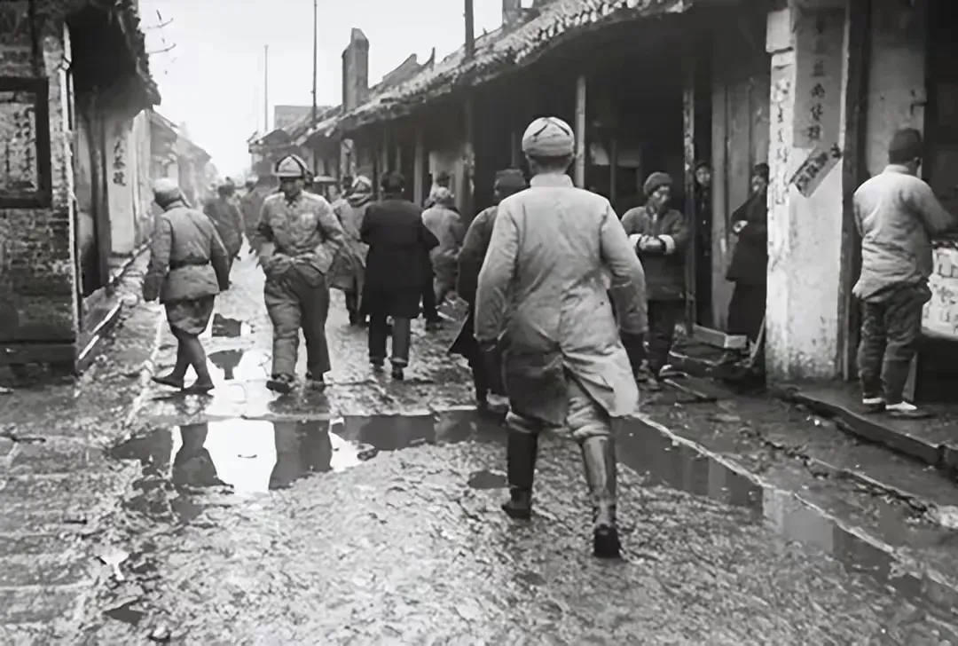 1949年，杀害江姐的特务刘志钦继续留在重庆，他隐姓埋名，自以为无人能认出他，没