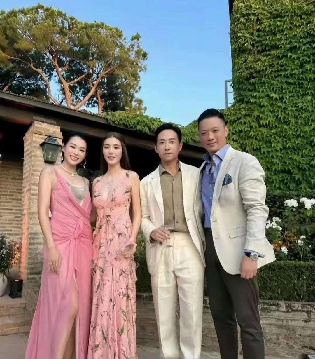 以前只是听说胡杏儿本人比上镜还美，现在看了这组照片——果然名不虚传。