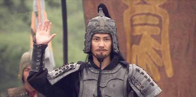 皇权更迭之际，手握重兵者往往距龙椅仅一步之遥。可偏偏有人，在唾手可得的至尊之位前