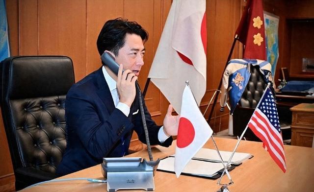 这下尴尬了！日本防卫大臣小泉进次郎说，要摆脱对中国的依赖，结果灾区民众道出真相！