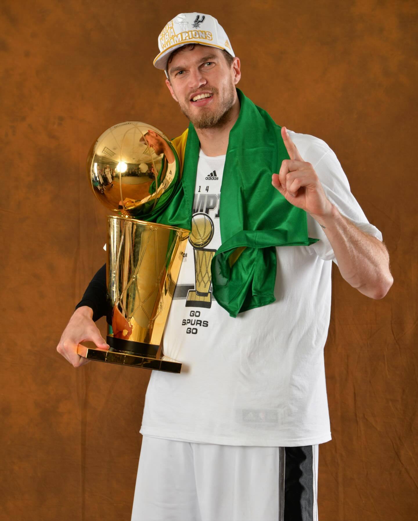 🤝马刺官方：“期待与老友重逢”