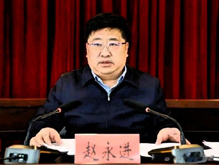 从基层科员干到县委主官！眼看高升却被查，贪心毁了一生仕途夜深了，睡得正香，突