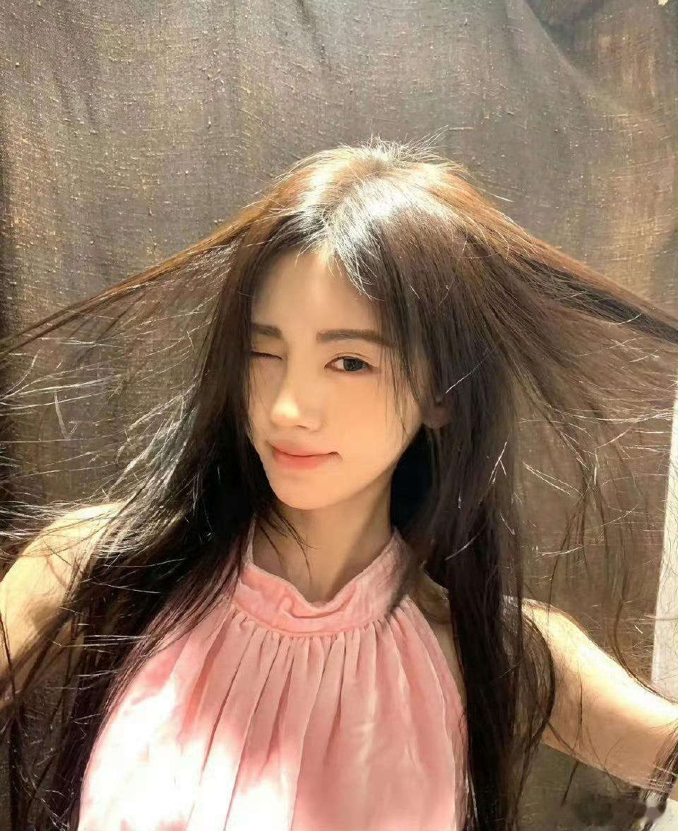 虞书欣怎么这么喜欢模仿，还有点超越不了人家。