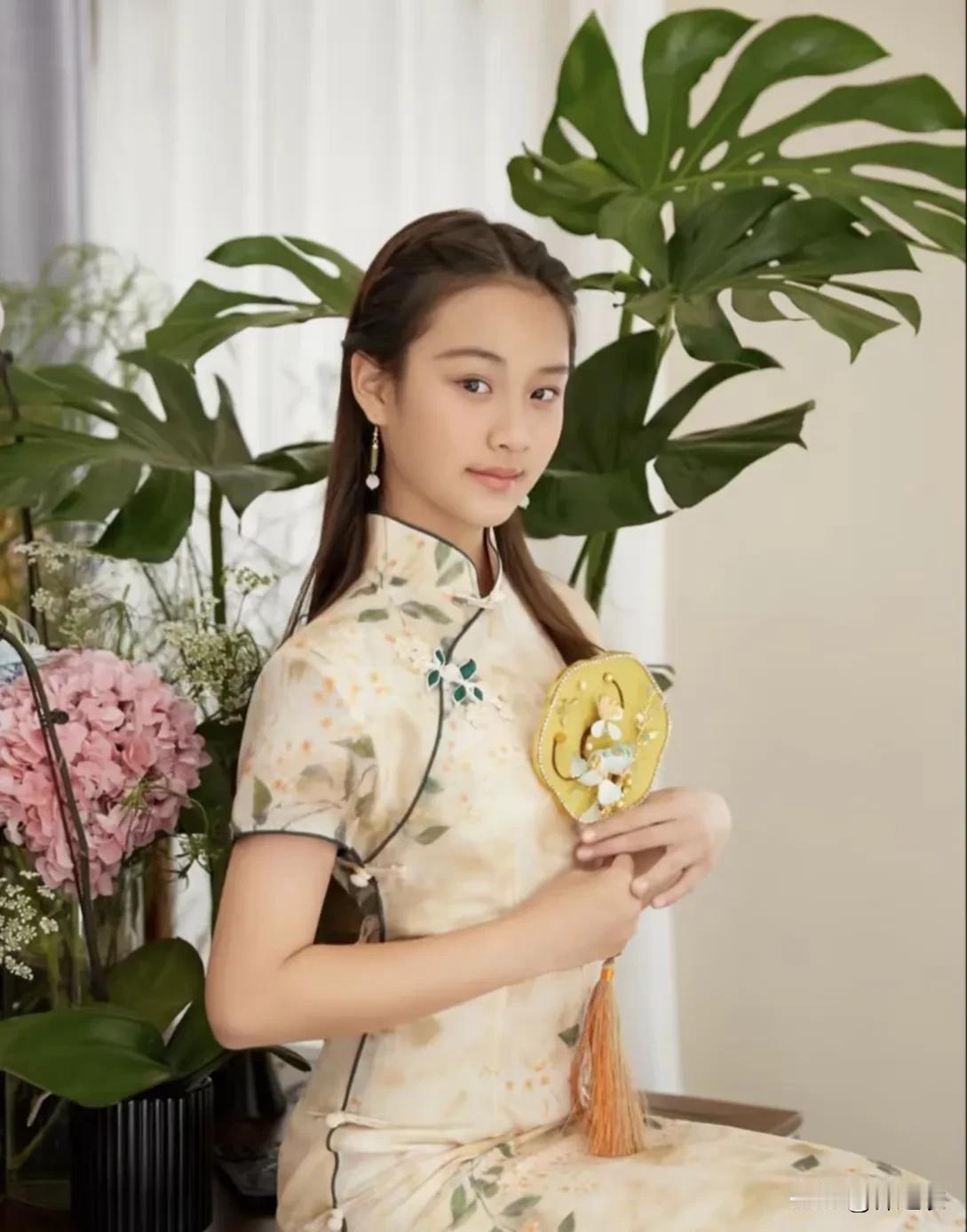 甜馨真的是一个很棒的小女孩，就跟她的名字一样是爸爸妈妈的甜馨，而她作为星二代从小