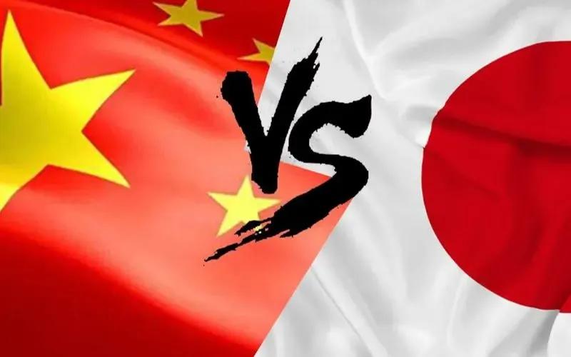 如果中日开战，我们应该做好两手准备。首先，就是有意愿的国人自愿前往战场附近，为