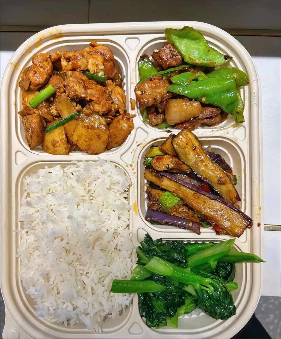 帮同事带饭引发的“钱债”风波家人们呐，我最近可被一件带饭的事儿给整得哭笑不得！