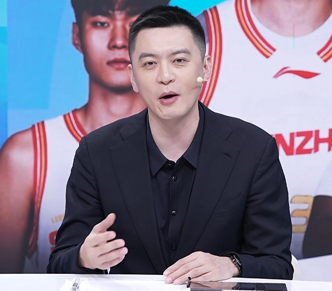 杨鸣指导确认回归。当了大半个赛季的解说嘉宾，杨鸣进一步认清了各支强队的实力、人员