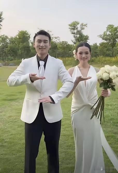 为什么同样是王楚钦的陪练，牛冠凯的口碑非常好呢？因为老牛做到了一点，不给王楚