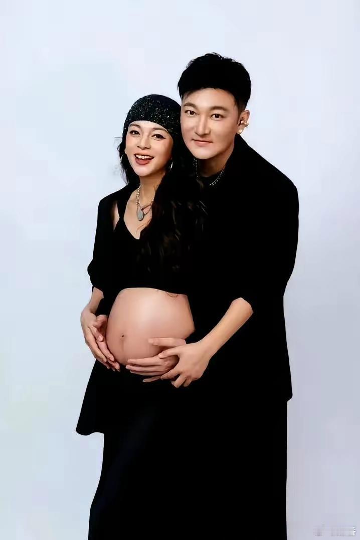 大家还记得当初“黑珍珠”谈莉娜吗？她可是最早把“印度血统”挂嘴边的艺人之一，还说