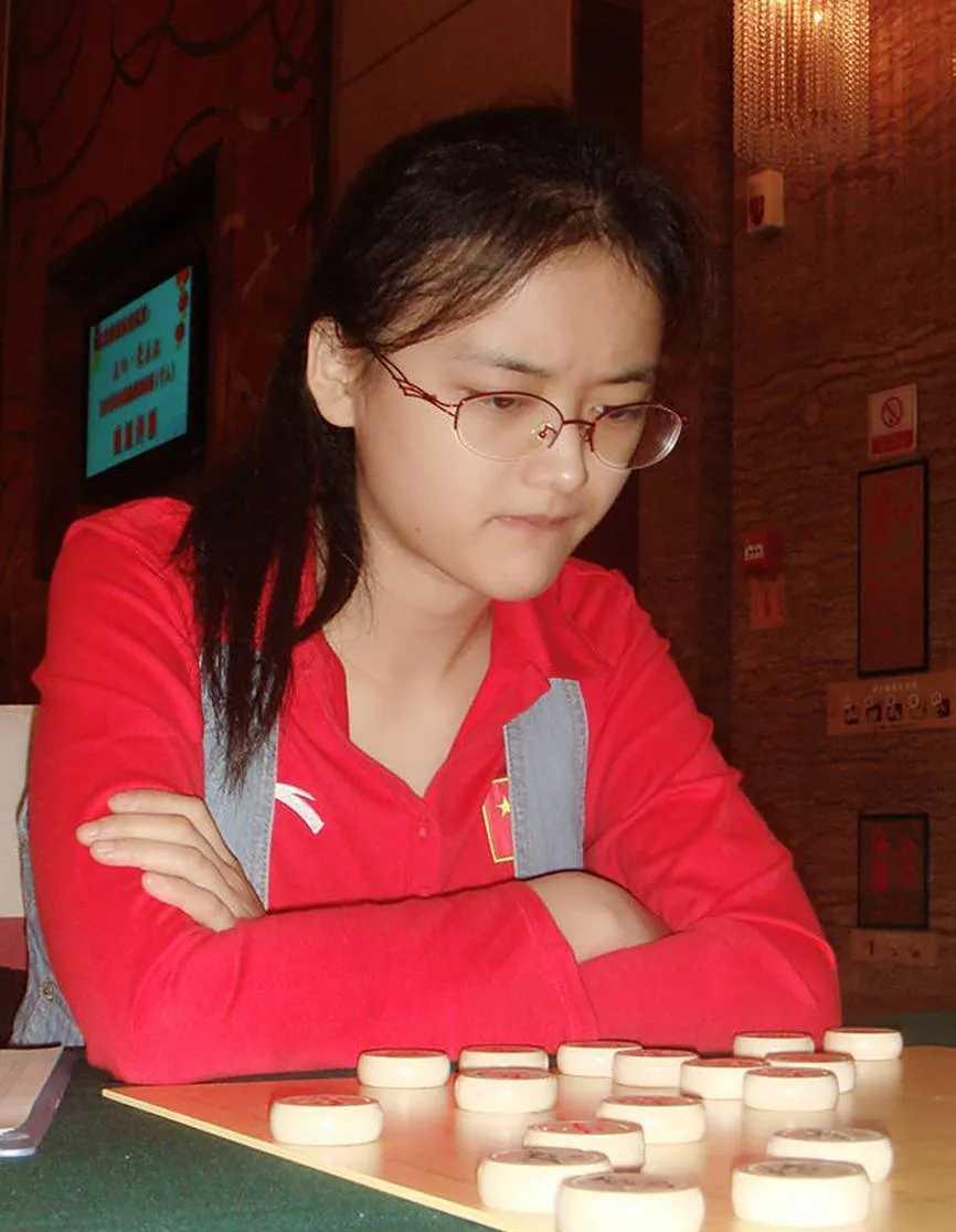 唐丹都吃力，你行？业余棋手把特大吊打！2019年，阳江棋疯子陈球拉了10个草