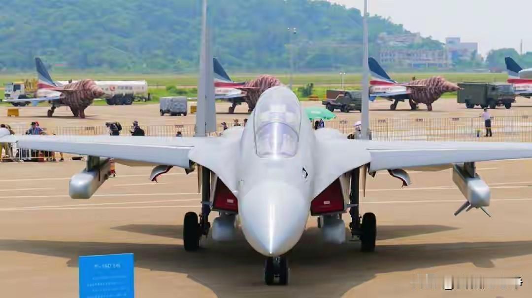 还有一个好消息，咱们空军的歼16d电子战飞机，您知道在西方的外号叫什么吗？他叫