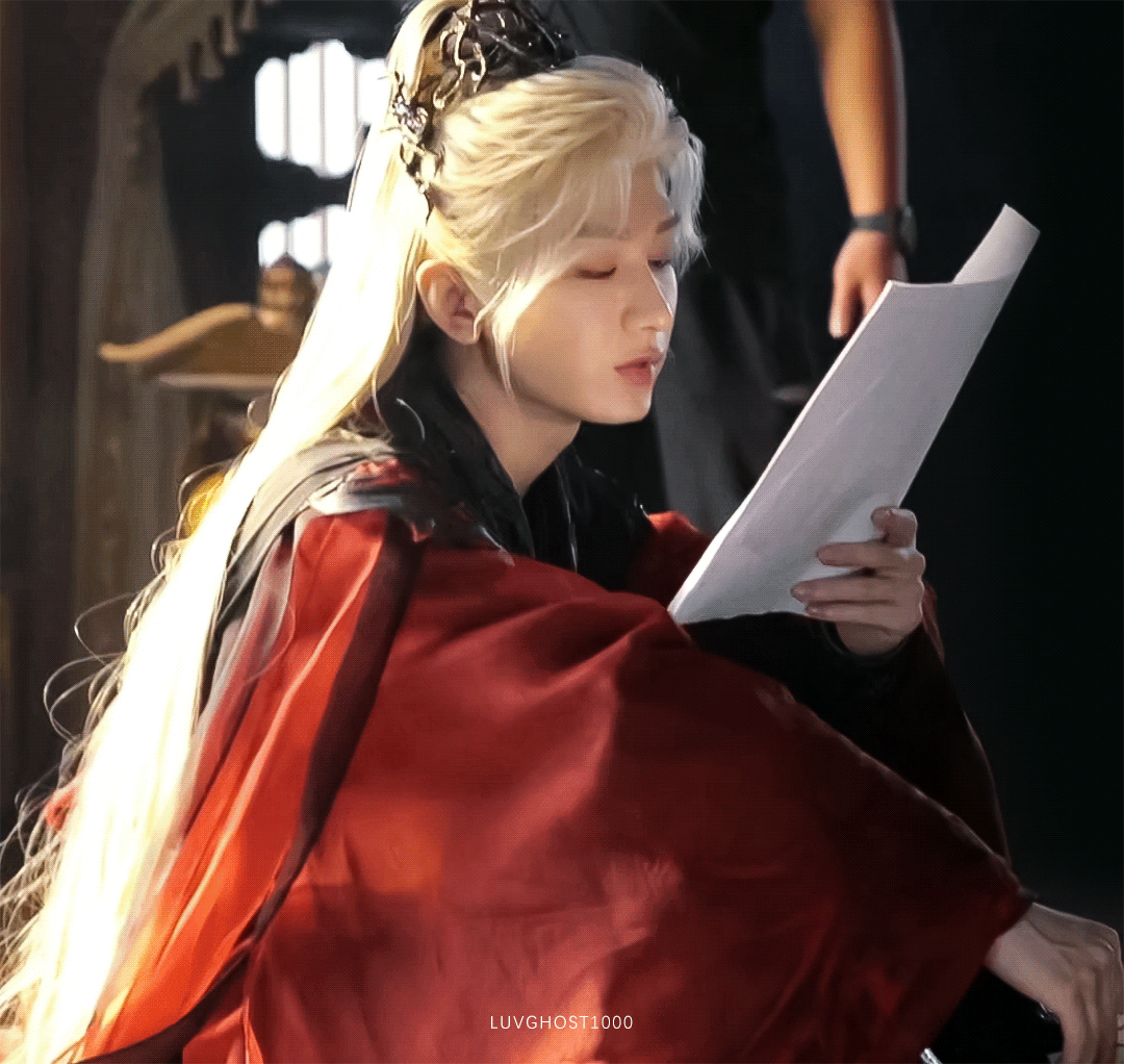 王权富贵就算万剑穿心也不会放弃清瞳!富贵因放掉了桃花坞的小妖,父亲把他吊在树上整