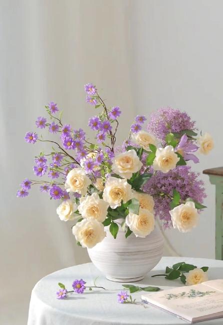 一个50多岁的大姐问红娘，能不能给我找个搭伙过日子的男人？红娘说她，大姐，你是