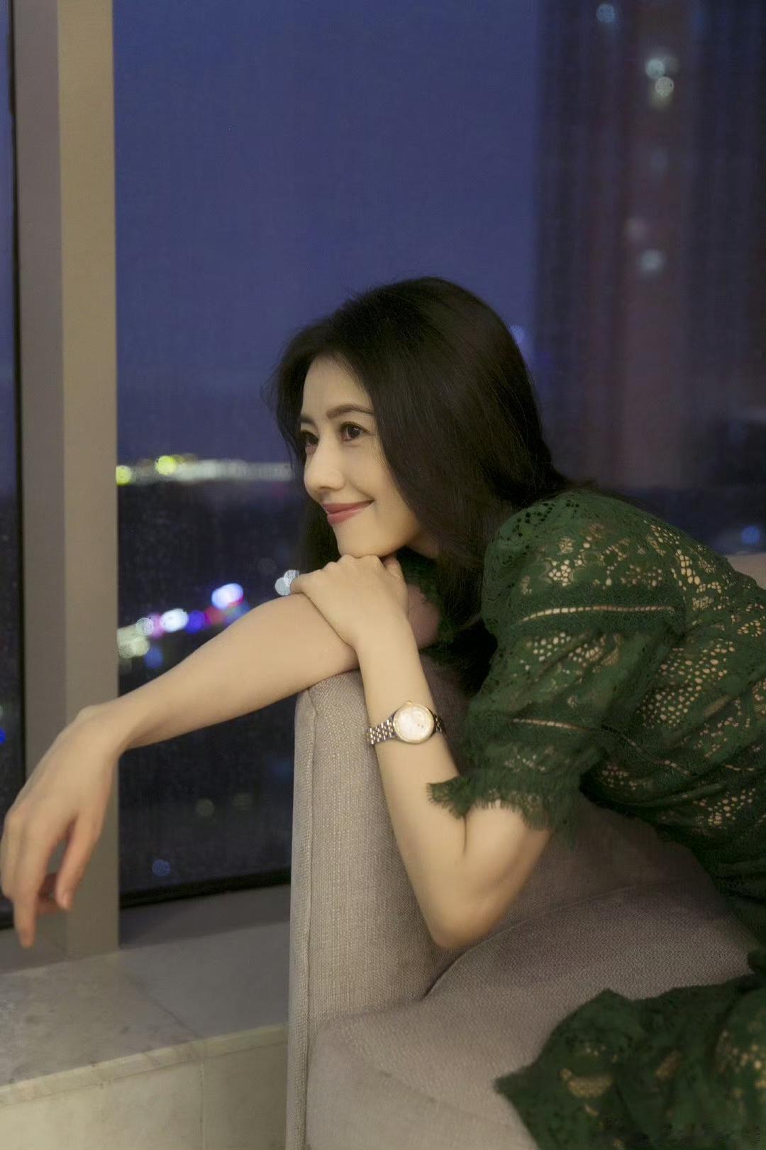 穿绿色蕾丝的高圆圆[大笑][大笑]