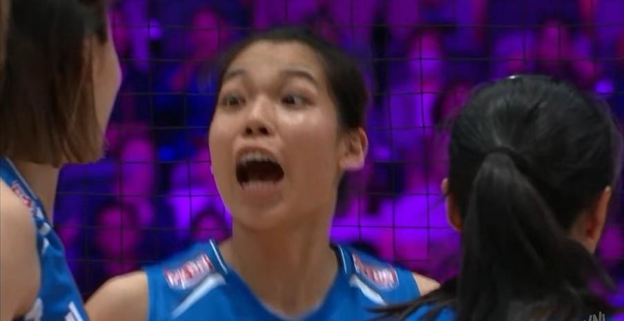 看了会儿中国女排对多米尼加。输了，1:3。场面上看，问题挺明显的，一传不行，拦