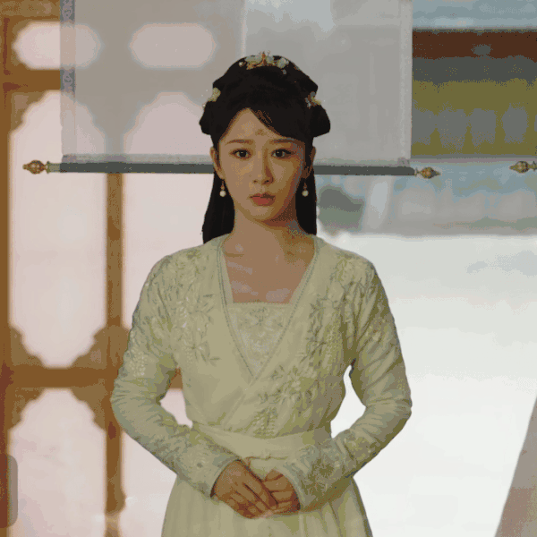 同一导演镜头下的迪丽热巴和杨紫，谁赢了？