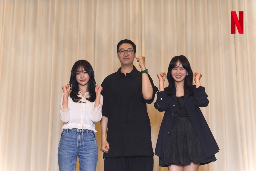 孙艺珍x曺柔理确认出演网飞原创剧韩剧variety剧情：制造明星的人，追逐明星