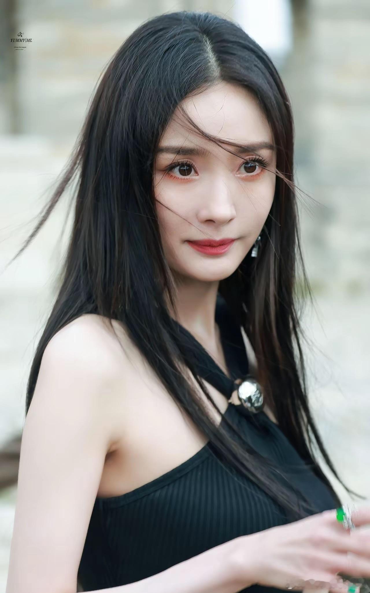 2025年最惨的要数85花了吧！赵丽颖《向阳·花》《在人间》双扑刘诗诗《掌心》《
