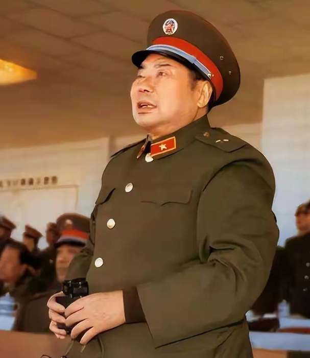 1973年底，杨得志上将就任武汉军区司令员，他十分器重下属的127师师长张万年。