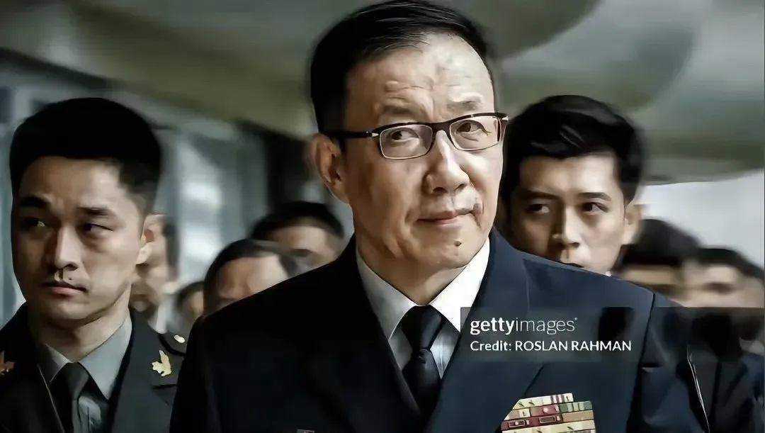 这眼神，这气势，我是真喜欢！我们想韬光养晦，奈何美帝不让，美帝逼着中国走向一线。如果美帝想打，我们奉