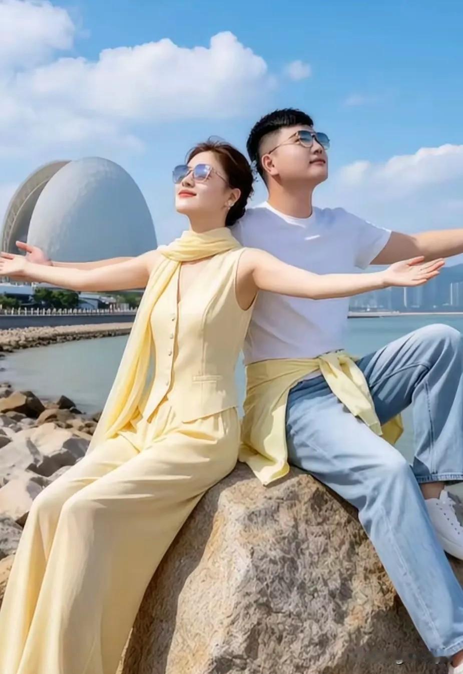 朱之文的儿媳妇陈萌越来越漂亮了，儿子也是比之前帅多了！你看陈萌把身材管理的，简