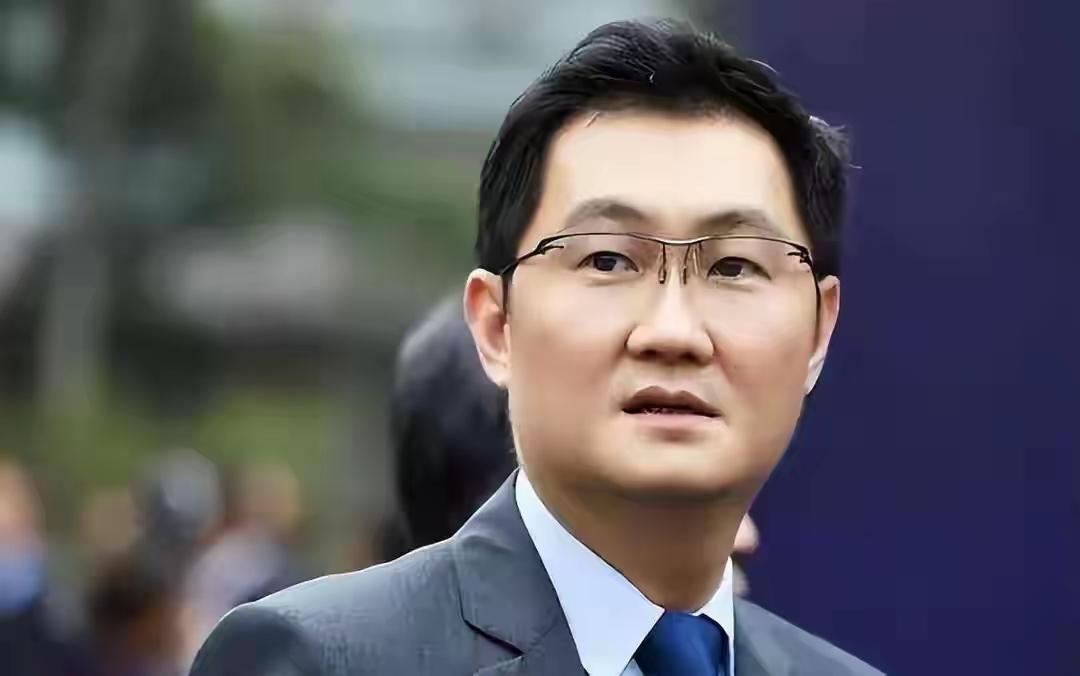 为什么腾讯不惜亏损千亿，也要死磕打压抖音？宁可自损一千，也要伤敌三百，根本不是意