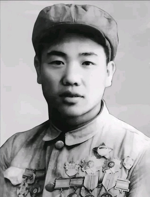 1950年，志愿军排长郭忠田私自放走了美军50多辆坦克，却带领全排以0：215的