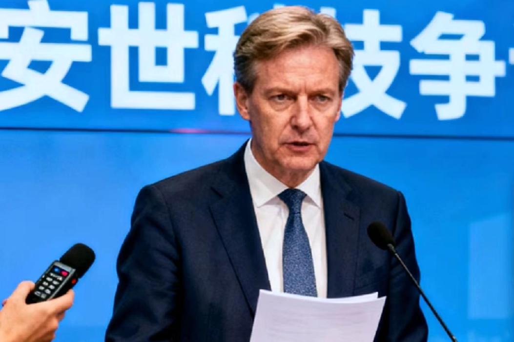 11月2日，法新社报道:“中国商务部昨天就安世之争引发的芯片断供问题表态，对符合