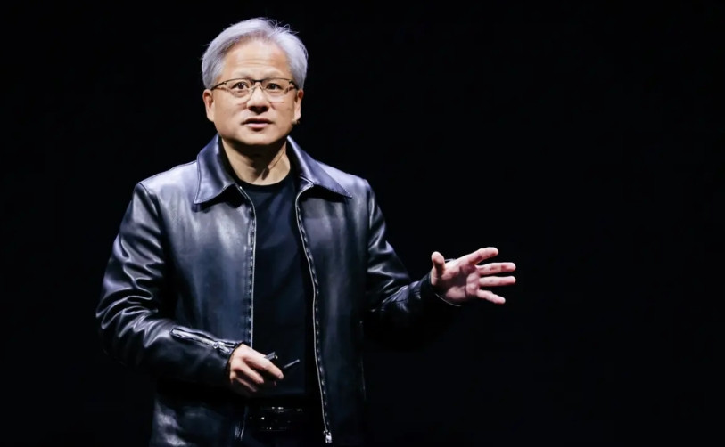 针对任正非提到的“芯片技术比美国落后一代”，黄仁勋给出了自己的看法，虽然我们的技