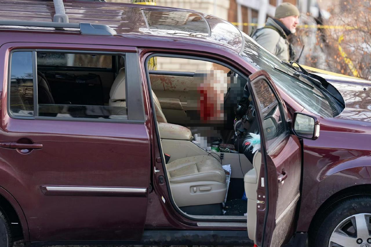 美国已故空军中校麦克林二世的遗孀蕾尼被美国ICE警员击毙，三个孩子成孤儿，最小的