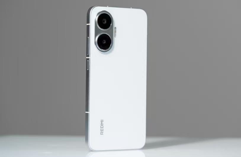 现在手机行业迎来一波涨价潮，然而，有那么几款手机价格依旧是“原地踏步”，你涨任你