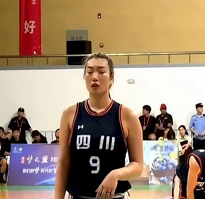 1.2亿砸出92%胜率，却差点被一纸集训令打回原形四川女篮刚把冠军奖金数到80