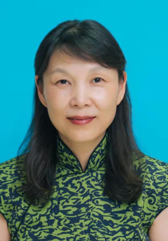 什么眼神，说人家杜女士是三角眼，与余花英眼神很像，还有的说，人也不漂亮，想不通宗