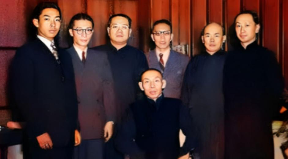 1991年，回国探亲的杜维善来到了北京，找到了父亲月当年为孟小冬购置的四合院，并