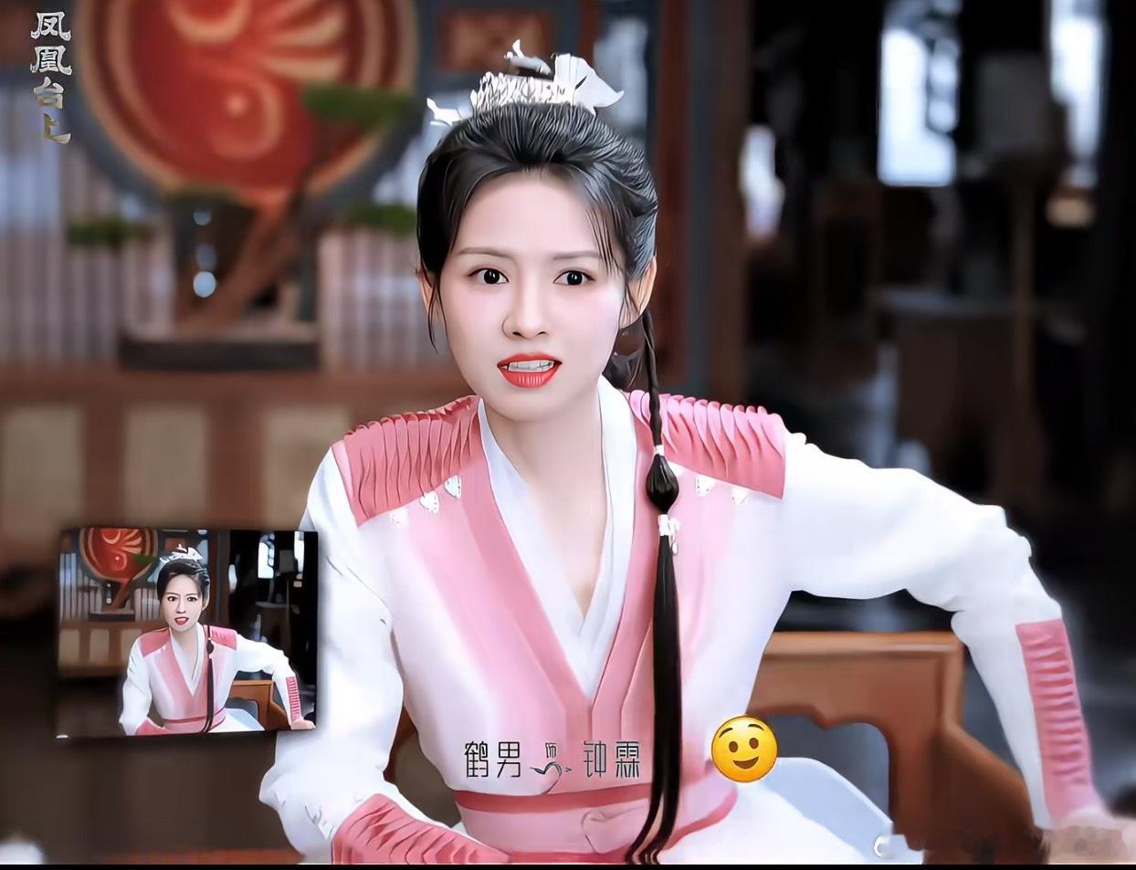 鹤男凤凰台上这件衣服和赵露思且试天下时期是同一件吧