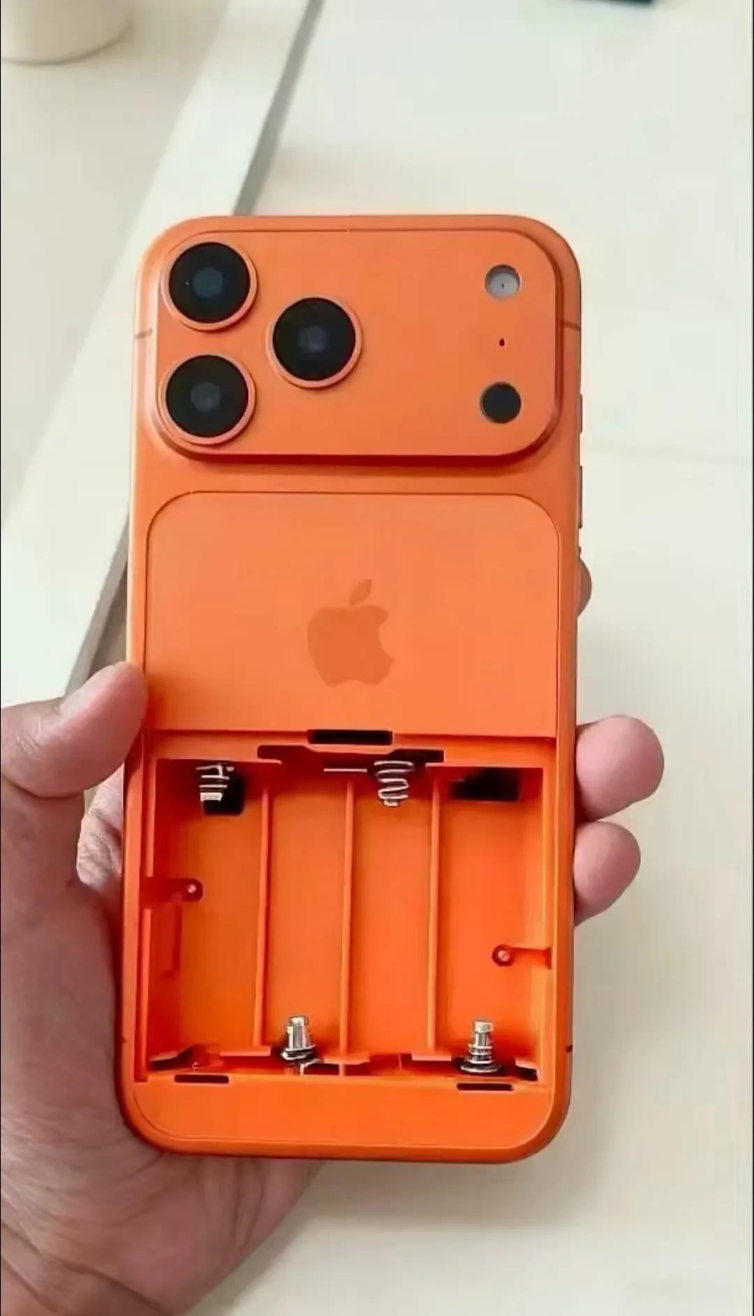 实力藏不住了，iPhone17已到手，就差装电池了。