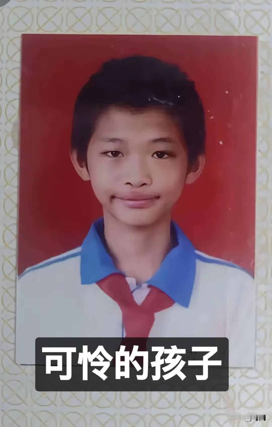 成绩优异的13岁男孩在饭馆异常死亡3年多，当地警方称案件还在处理中并未立案，全网
