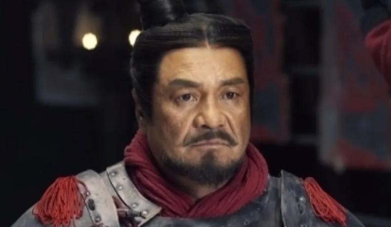 公元前224年的咸阳城外，灞水之滨旌旗猎猎，六十万秦军整装待发。秦始皇站在高台