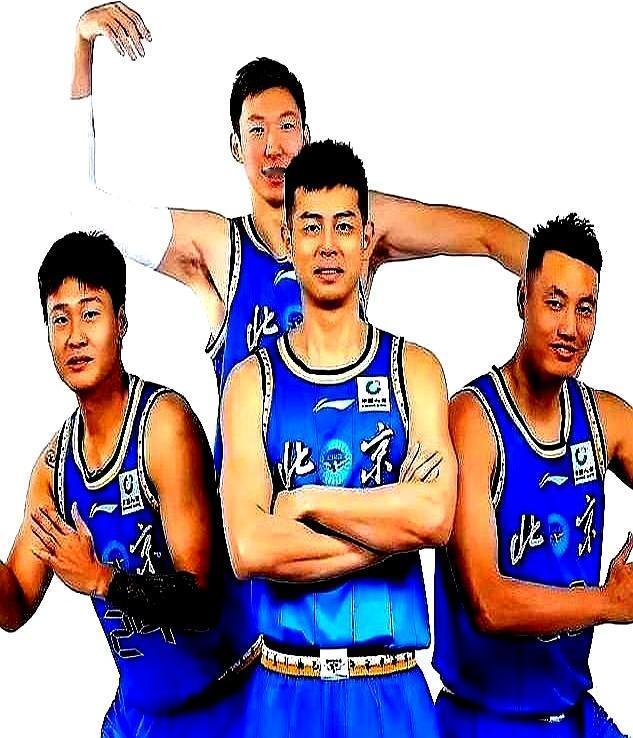 翟晓川拿三十万，周琦拿六百万，差距十倍。可球迷眼里，三十万这位才是“真大哥