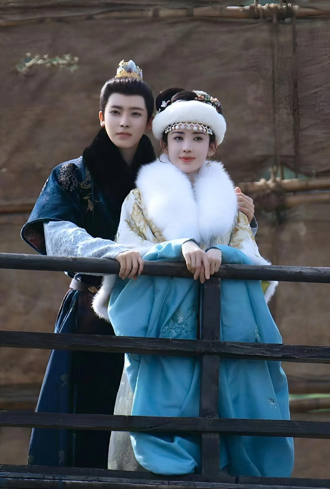 于正什么审美？侯明昊与娜扎怎么有种贾宝玉报王熙凤的既视感！说真的估计娜扎虽然长