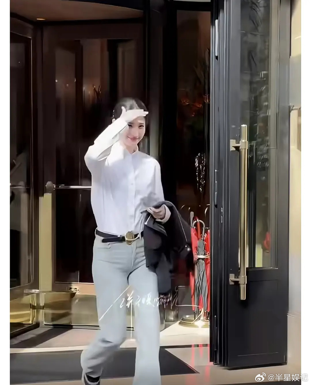 穿成这样，女装到底在搞什么，谁在吹颜霸