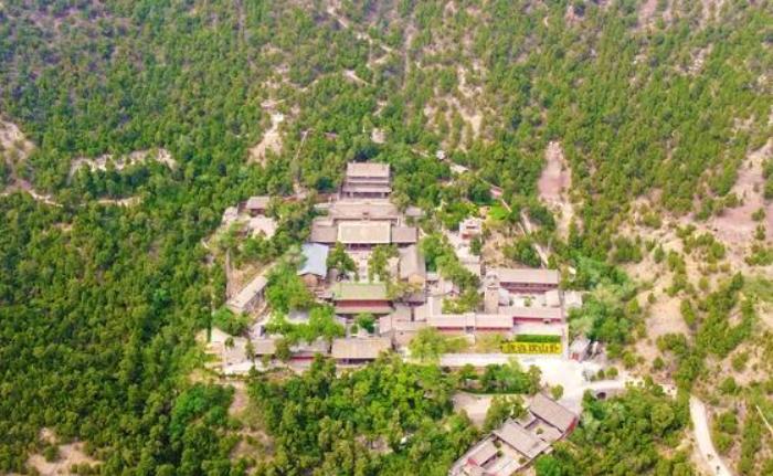 修建华陵的时候，根据华老的遗愿，遵循这“四不要原则”。华老去世之前，就想回到老家