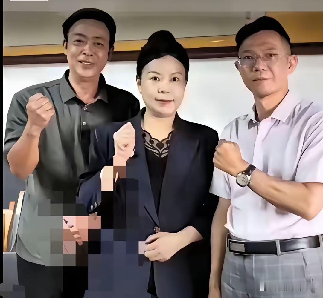 来自五湖四海、志同道合的我们，就像散落在各地的珍珠，虽未曾谋面，却因“二八事件”